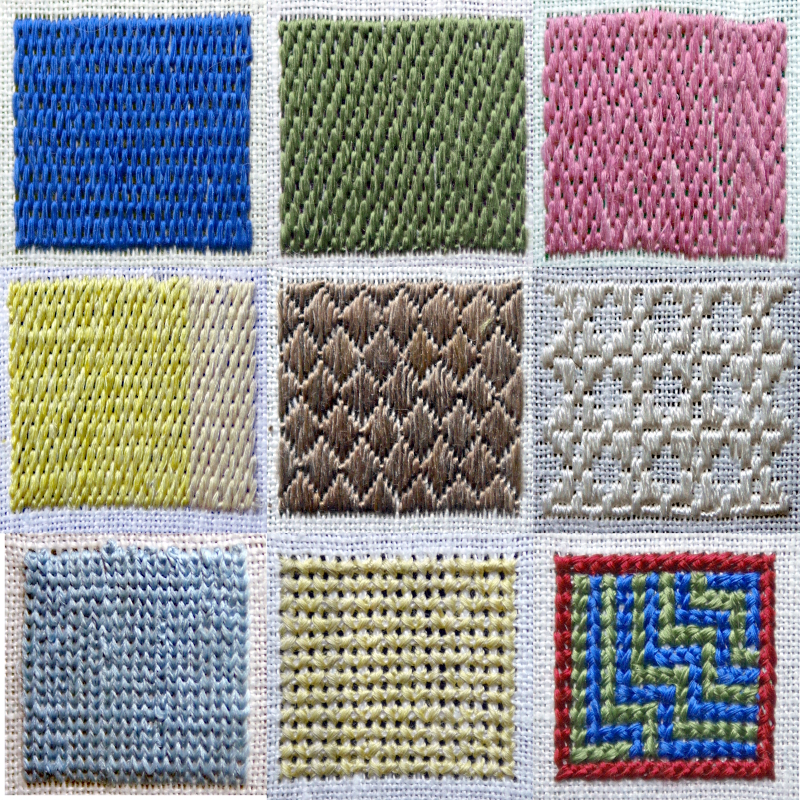 Montage de 9 carrés brodés en grille 3*3 sur toile blanche.
Chaque carré est brodé dans une couleur différente avec un point compté différents : brique, diagonales, chevrons, diagonales avec des points légèrement inclinés, losanges, une texture de losanges en négatif (avec des parties non brodées) des lignes de chaînettes, des points de croix ajourés (avec des petits trous dans le tissu entre chaque croix) et du point de croix natté.