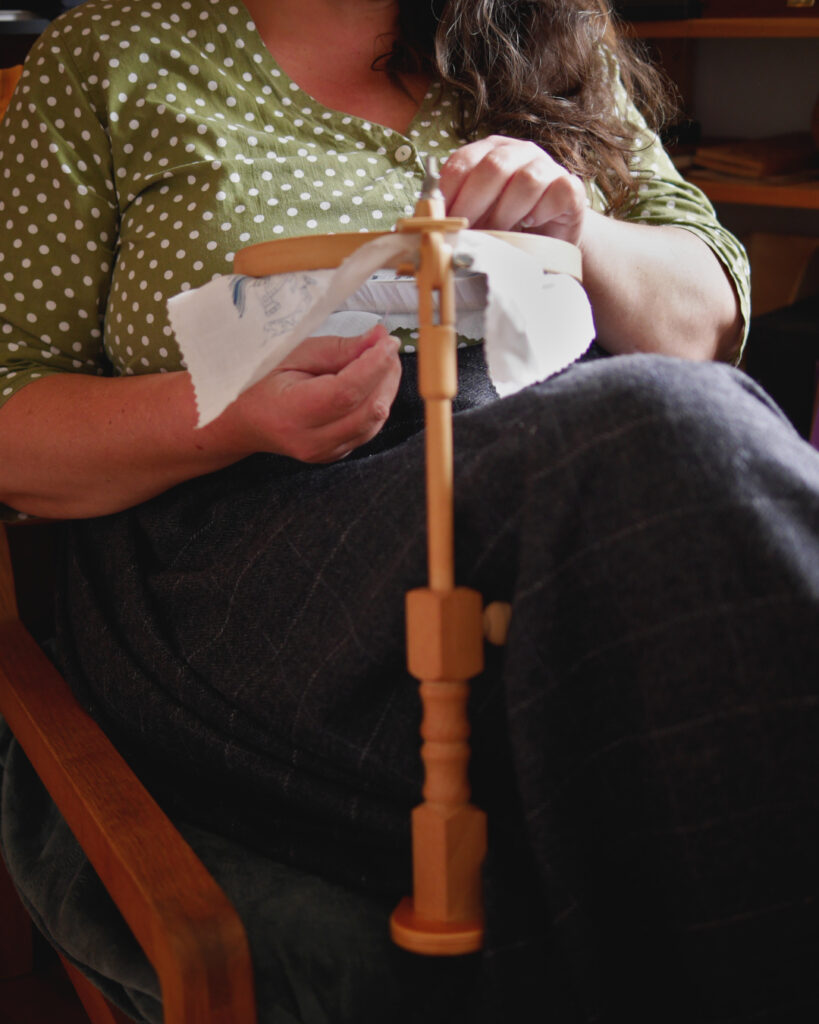 Support de broderie sous cuisse
