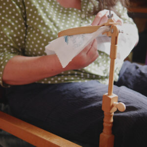 Support de broderie sous cuisse – Image 2